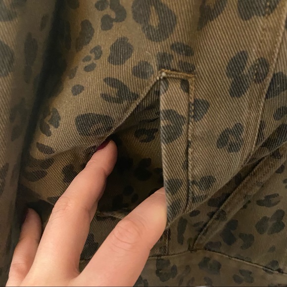 NWT Rock & Republic | Green Leopard Jean Jacket - Picture 9 of 12